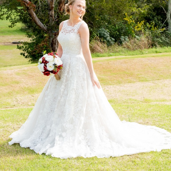 Oleg Cassini Wedding Dress Size 8 - Picture 1 of 2